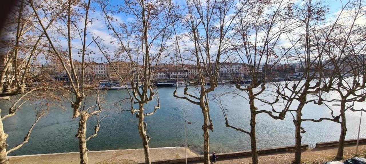 Porte Du Vieux Lyon, Vue Sur La Saone Экстерьер фото
